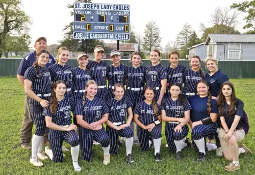 On April 1st, St. Joseph Varsity Baseball and Varsity Softball were victorious over Plainview High School that secured their District Champ Titles for the 2024-2025 Season. The Lady Eagles finished the game with a score of seven to four, while the Eagles ended with eight to six. Congratulations to both. 