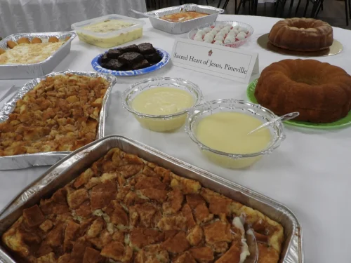 Table-Sacred Heart of Jesus, Pineville. Fr. Dale Meade made the bread pudding. Desserts with the Seminarians held at Maryhill on Thursday, July 23. 